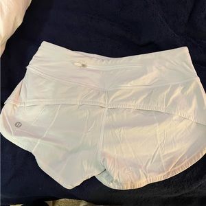 LULULEMON speed up short 2.5 inch size 2